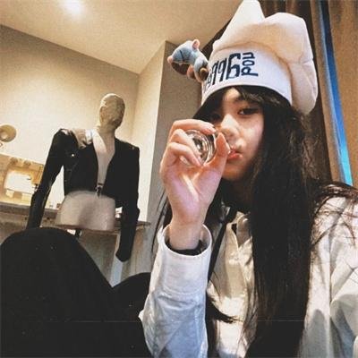 绿茵春色